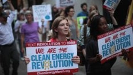 Clima, Juncker: Non si torna indietro da accordi Parigi. Usa: Dialogo, ma per Putin uscita si poteva evitare